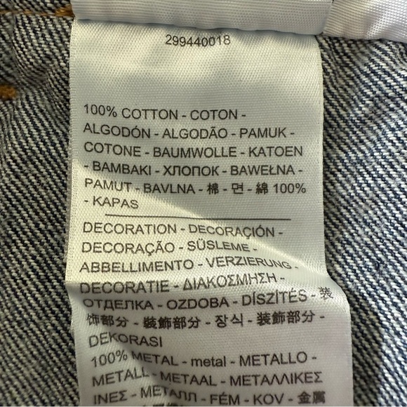 Levi’s Studded Blue Denim Trucker Statement Edgy Jean Jacket Women’s Medium - Picture 13 of 16